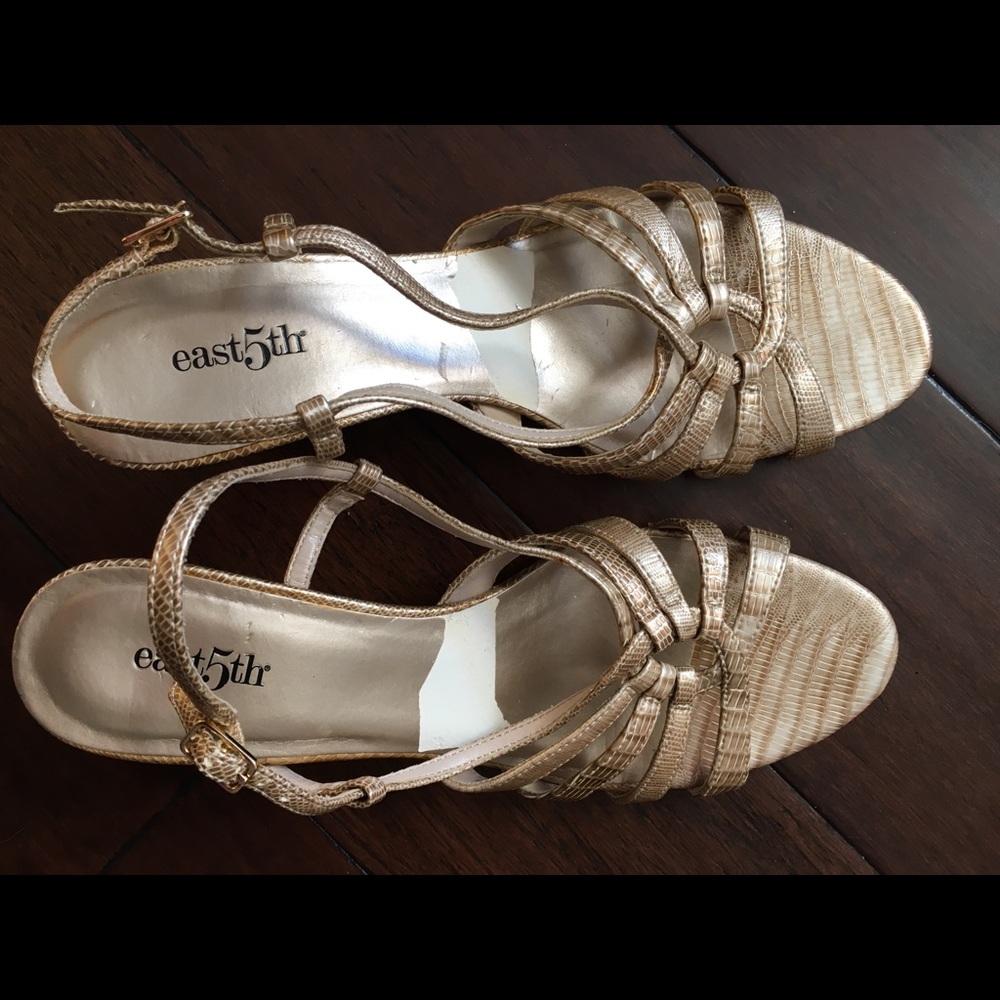 Women’s dressy sandals